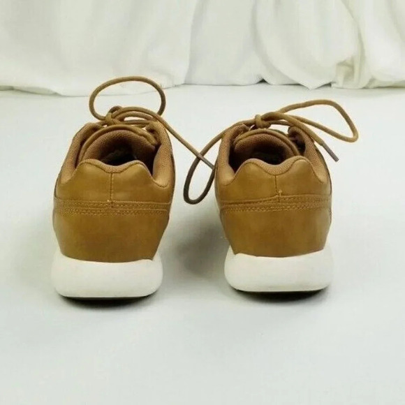 Fubu Size 7 Women's Memory Foam Cappuccino Color Light Weight Sintetico Sneakers - Picture 11 of 12